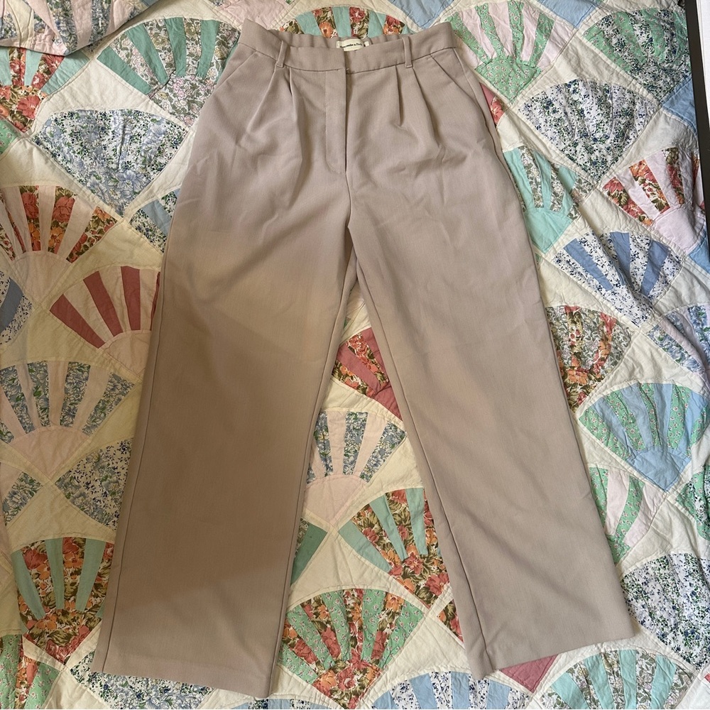 Abercrombie and fitch beige trousers